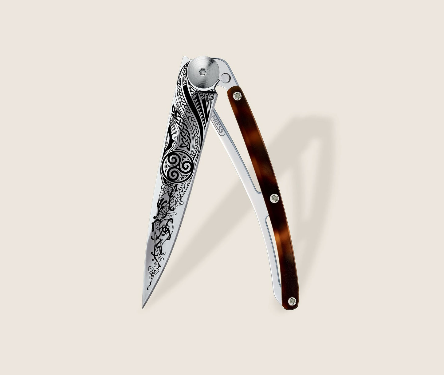 1AC000106 - DEEJO 37g Ambered Turtle/Celtic